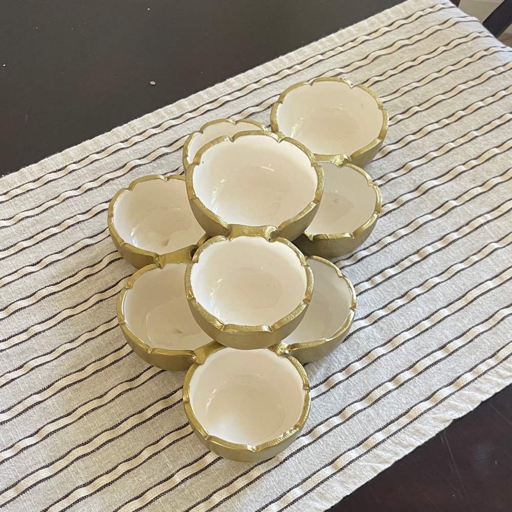 Luxurious Gold and Cream Scalloped Bowl Set
